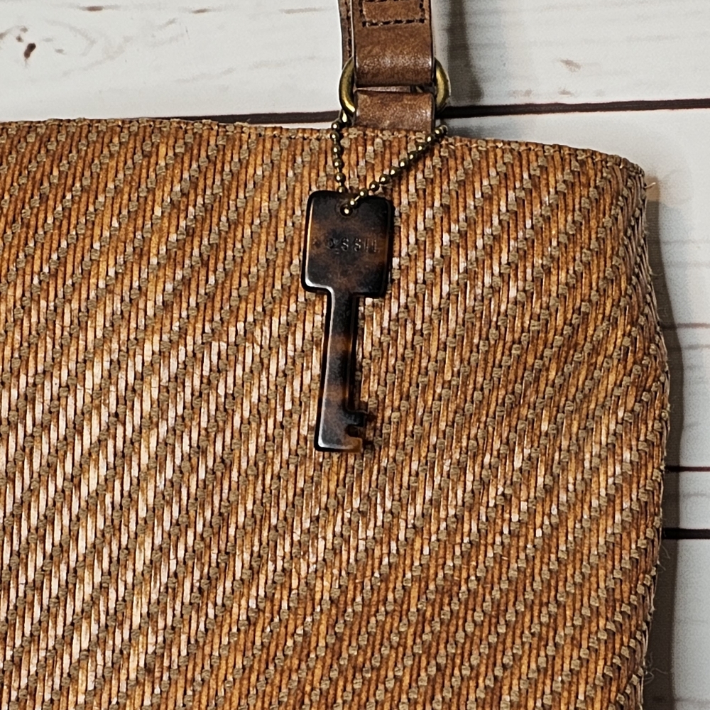 Fossil Brown Woven Shoulder Bag with Leopard Print Key Tag - Picture 4 of 16
